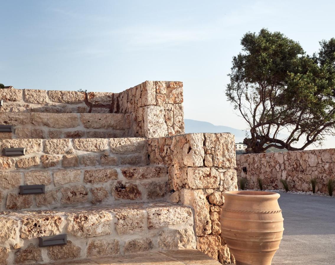 Yoma Cove Suites Volimes Bagian luar foto